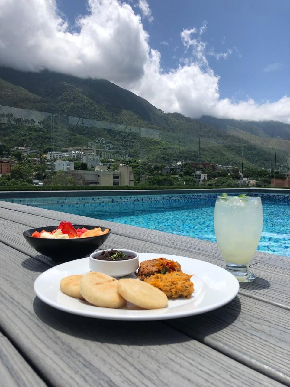 Hotel Altamira Village Caracas Exterior photo